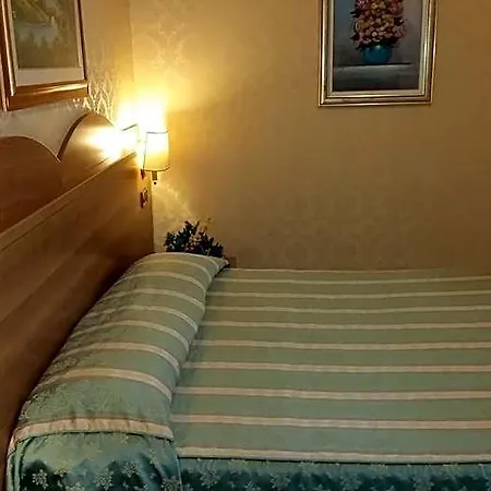 Hotell Teti 2*