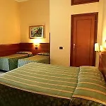 Teti 2* روما